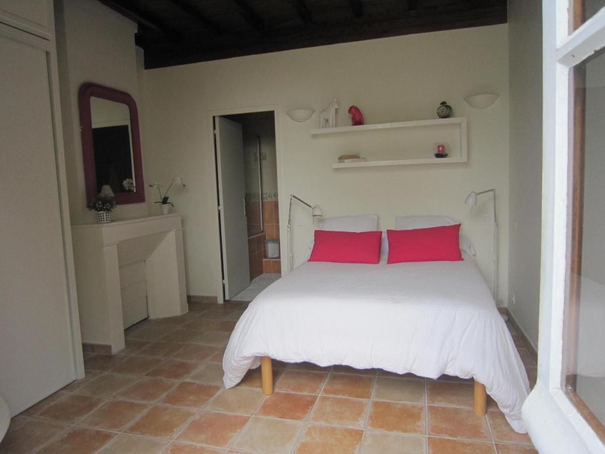 Chez Mamie Jo A La Campagne Bed & Breakfast Ponlat-Taillebourg Екстериор снимка